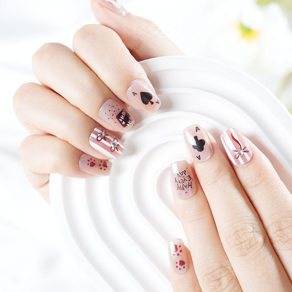 Verspielt thematisiertes Press-On Nagelset Brehn