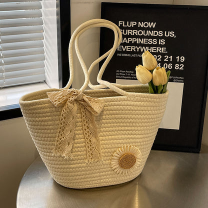 Handgefertigte dekorative Strohtasche