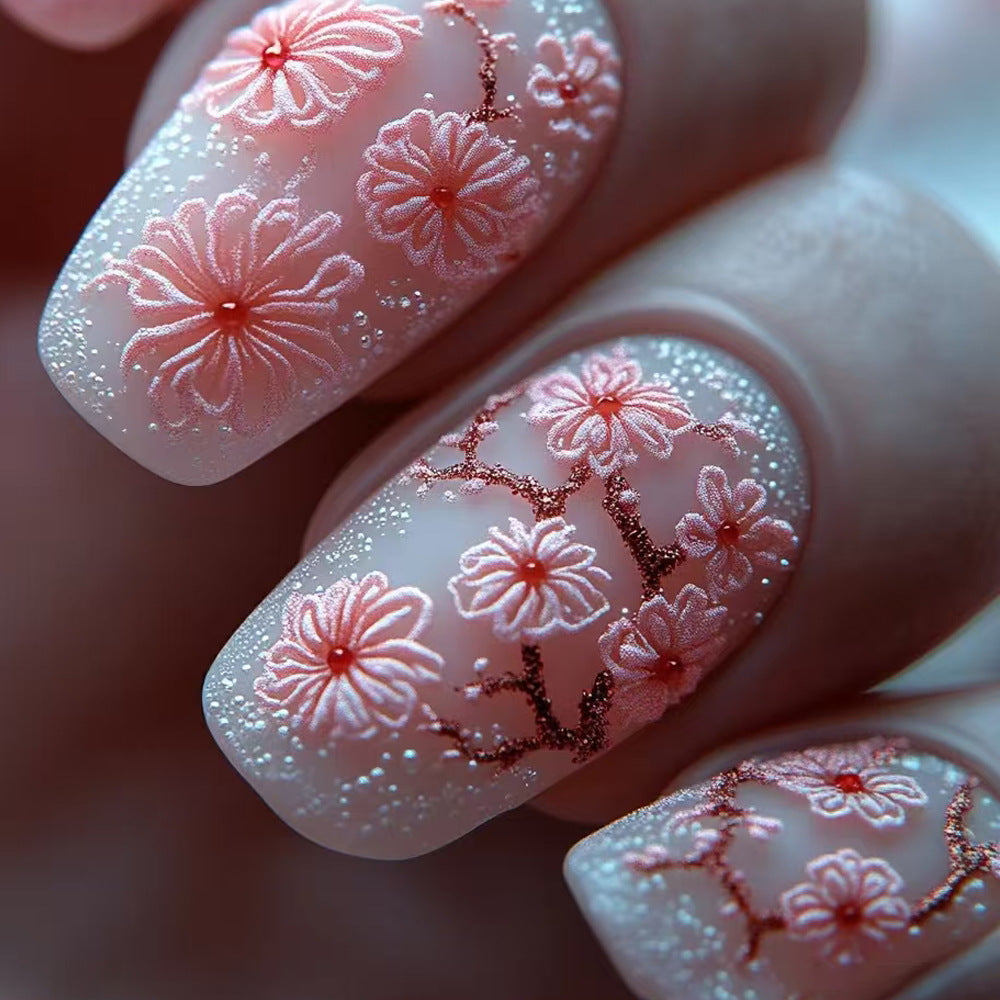 Blumenverzierte Press-On Nagelkunst Brehn