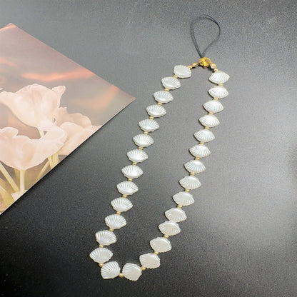 Muschelinspirierte Perlenkette Brehn