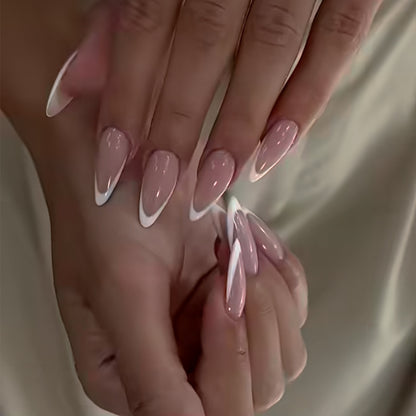 Elegante Stiletto Press-On Nägel mit French Tip Design Brehn