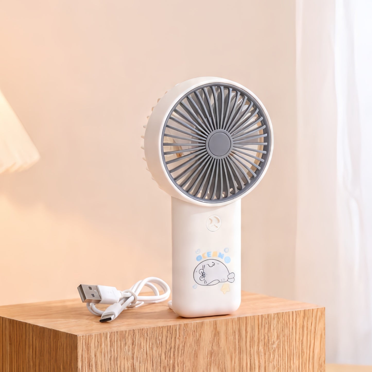 Damen Tragbarer Handventilator mit Kinderfreundlichem Design Brehn