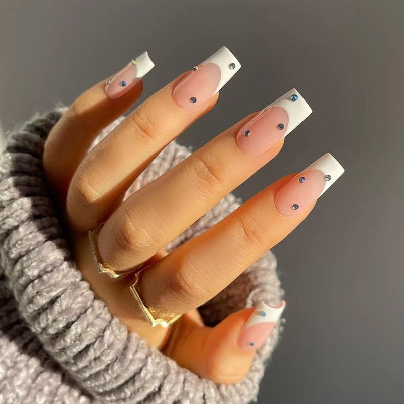 Kunstnagel-Set mit Glitzer und eleganten Akzenten Brehn