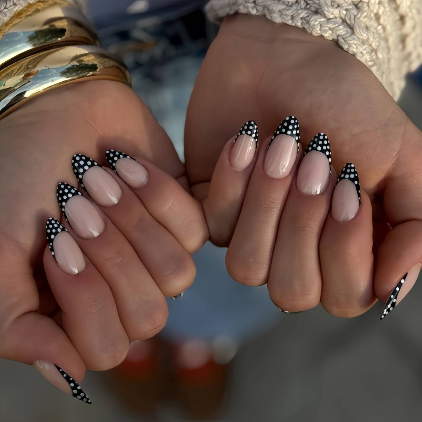 Künstlerisches French Tip Press-On Nails Set Brehn