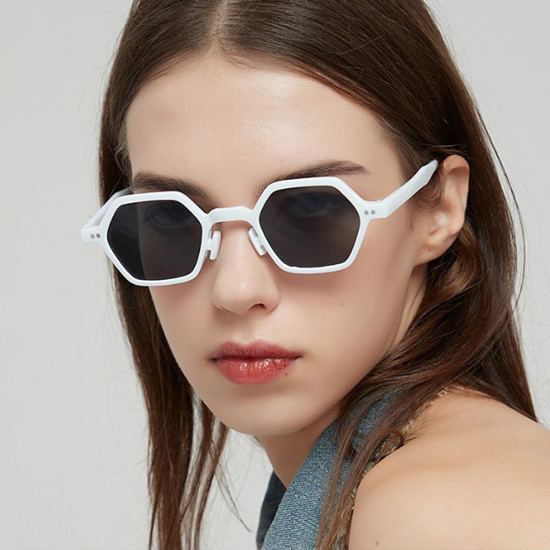Damen hexagonale Sonnenbrille mit transparentem Rahmen Brehn