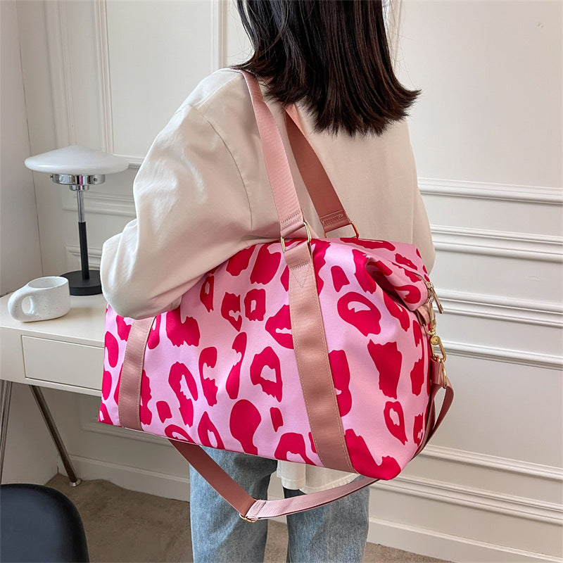 Sportliche Reisetasche mit Modernem Leoparden-Muster Brehn