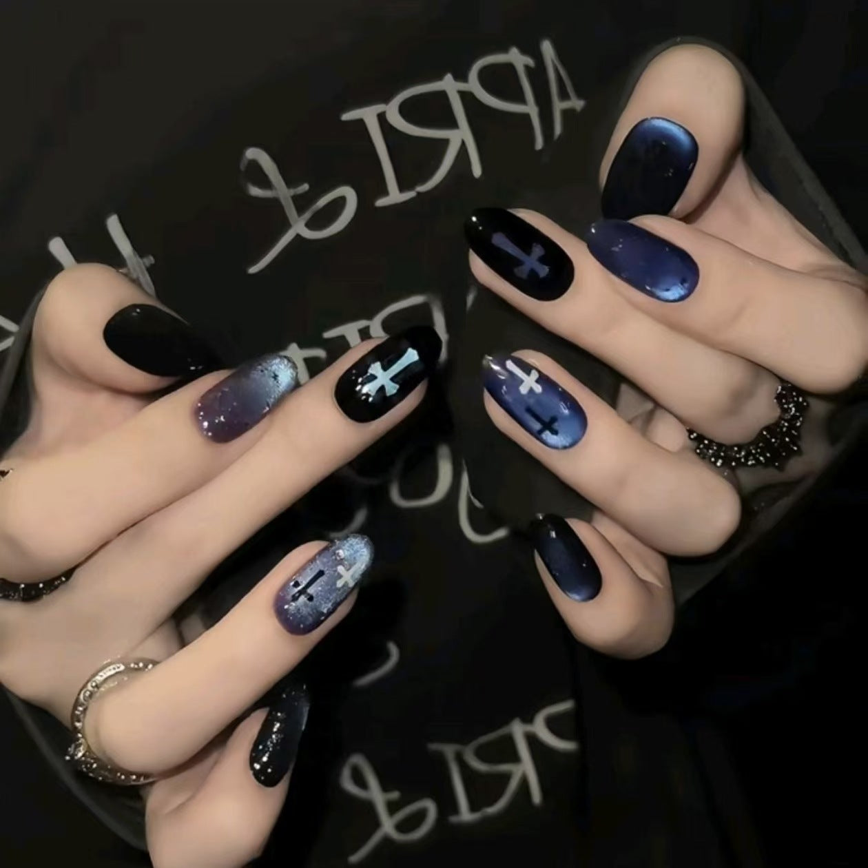 Stylisches Künstlerisches Press-On-Nagelset Brehn
