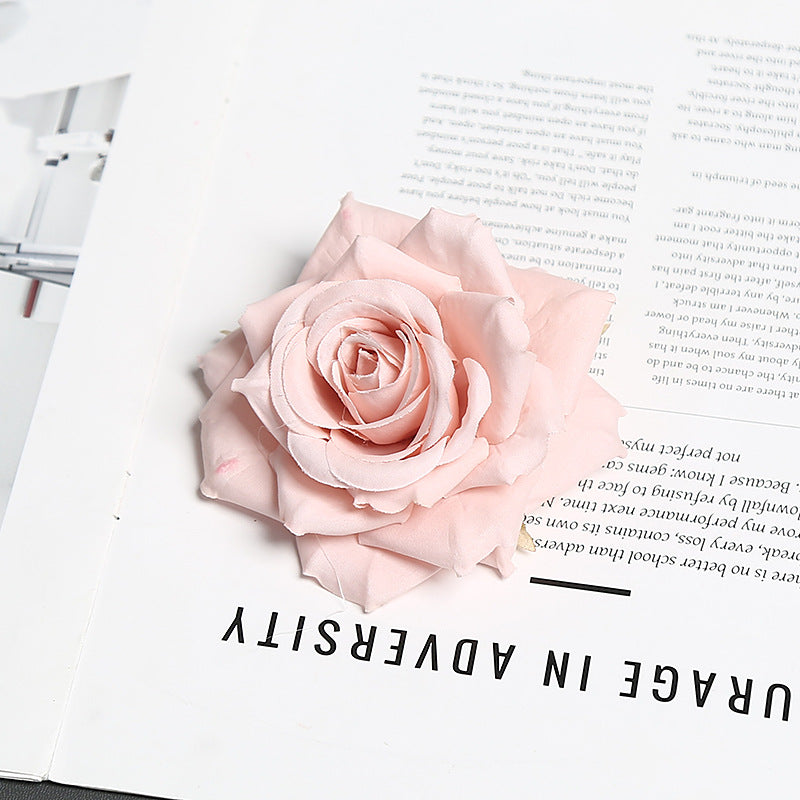 Florale Corsage für dekorative Trage- und Ausstellungszwecke