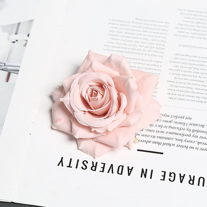 Florale Corsage für dekorative Trage- und Ausstellungszwecke