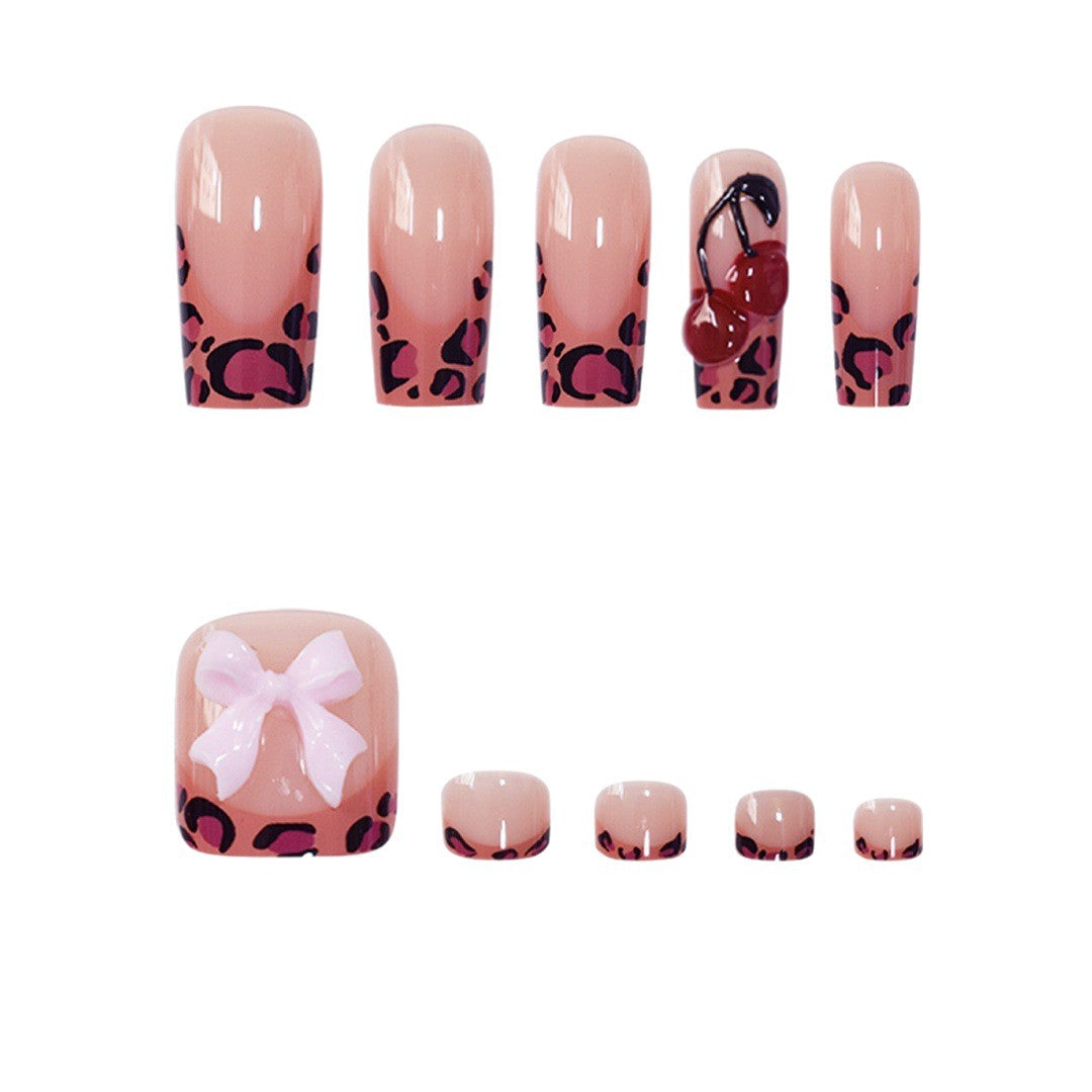 Künstlerische Nagelkunst Brehn