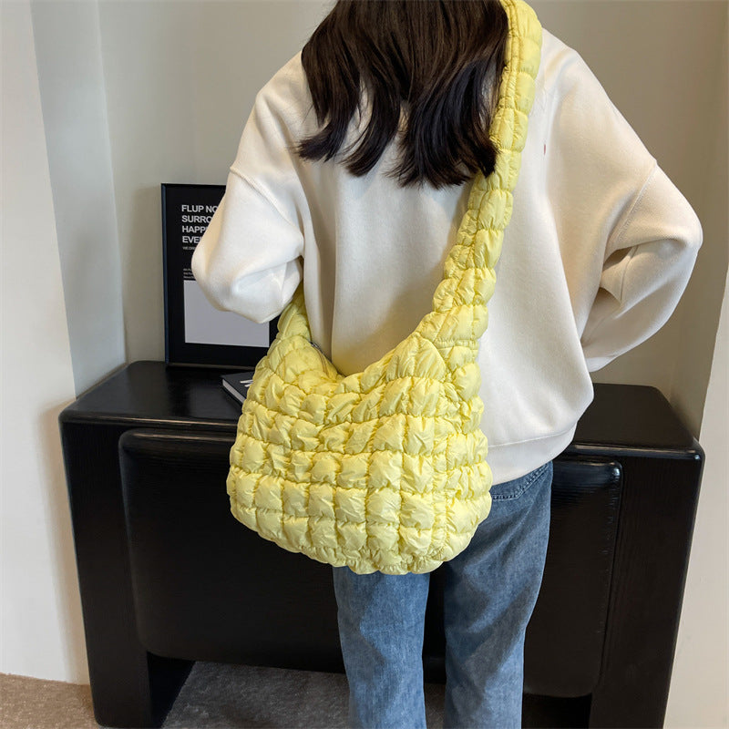 Texturierte gesteppte Schultertasche Brehn