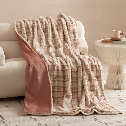 Kuscheldecke aus luxuriösem Kunstfell mit gewellter Struktur und weicher Mikrofaser-Rückseite Brehn