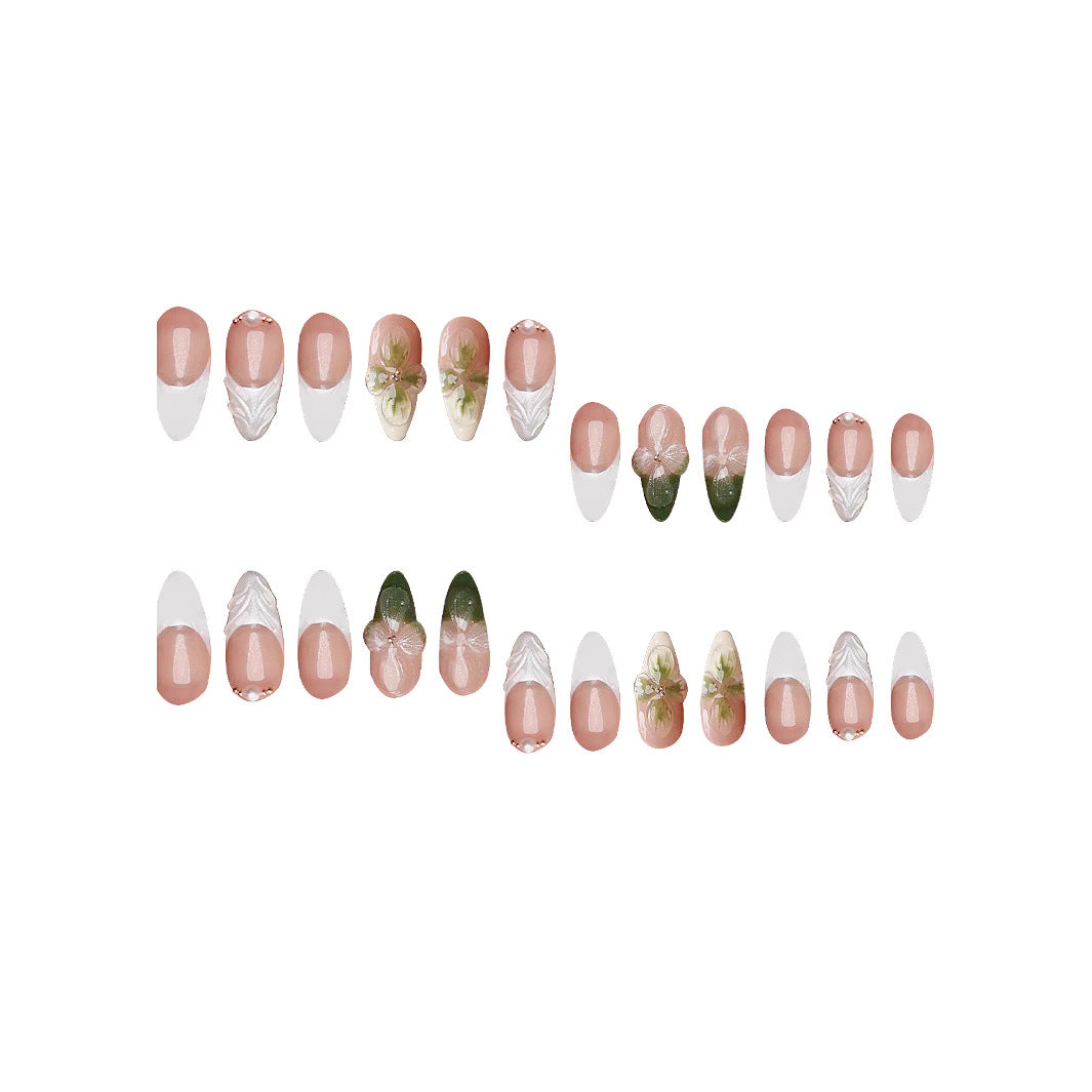 Elegante florale Press-On-Nagelkunst Brehn