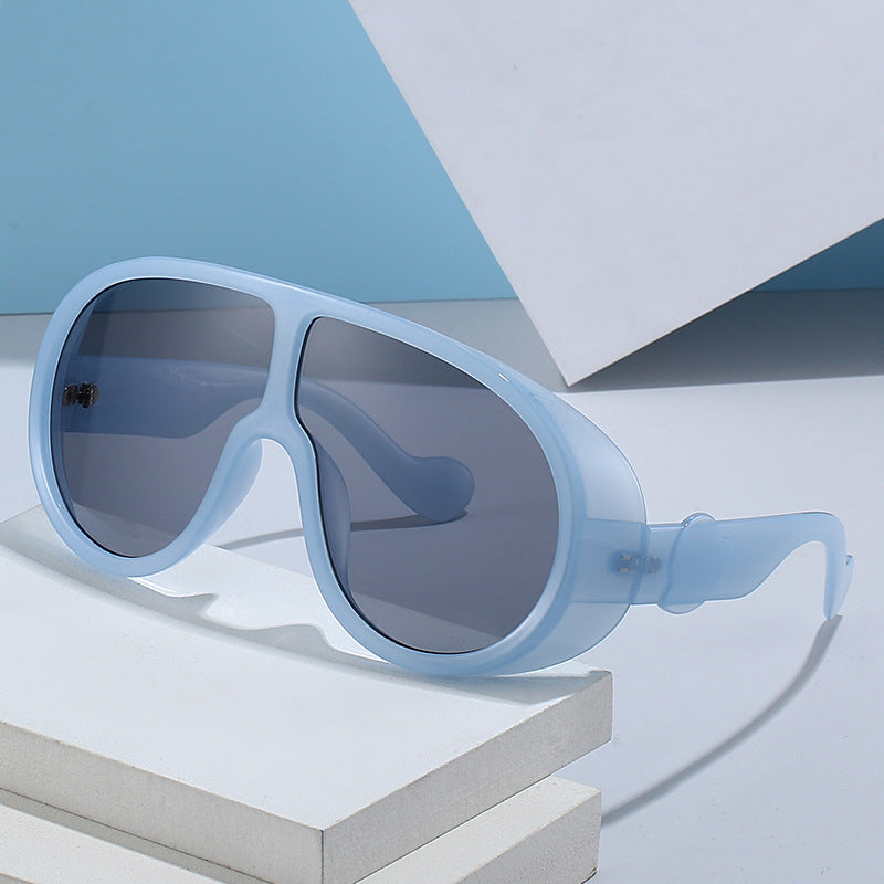 Damen extravagante Sonnenbrille mit stylishem transparenten Rahmen Brehn