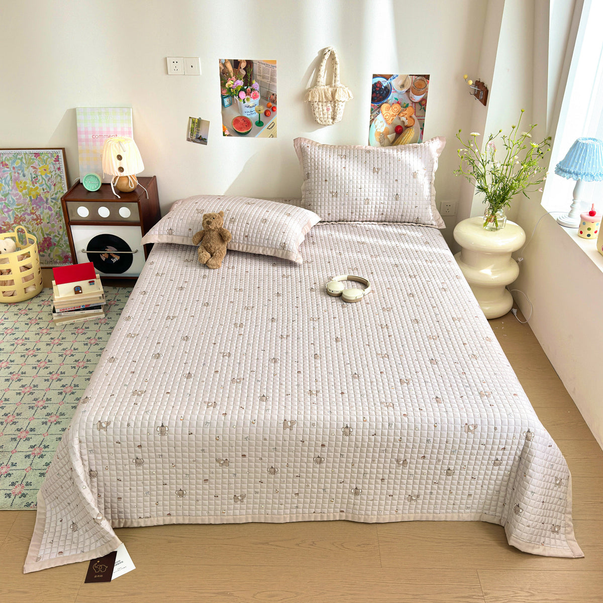 Gesteppte Baumwollbettdecke-Set mit Wendbarem Uni-Rücken und Mini Teddy Motiv