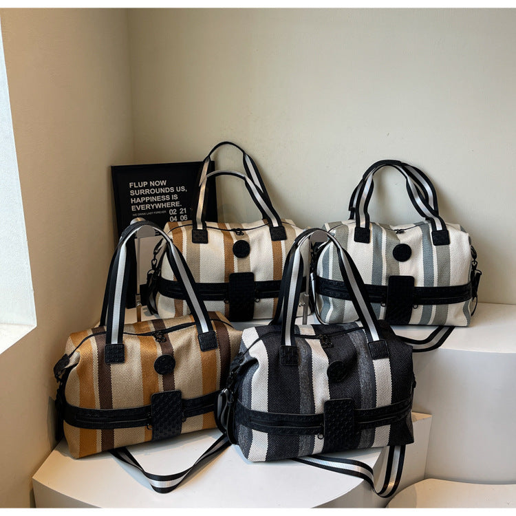 Stylische gestreifte Wochenend-Duffel-Tasche Brehn