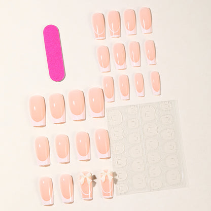 Elegante French Tip Nagelverlängerungen Brehn