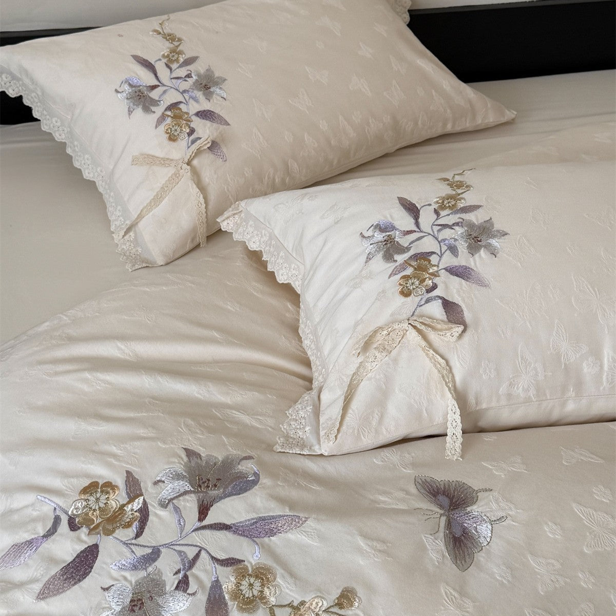 Vintage Floral Jacquard Baumwollsatin Bettbezug Set mit handgestickter Applikation & Spitzenrand