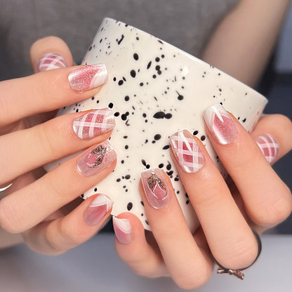 Nagelkunstset mit glamourösem Glitzer- und Schrägdesign Brehn