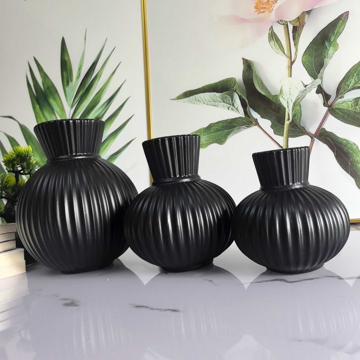 Elegante gerippte Keramikvase Brehn