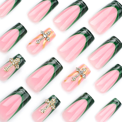 Kunstvolle Nagelverlängerungen mit luxuriösem Verzierungsdesign Brehn