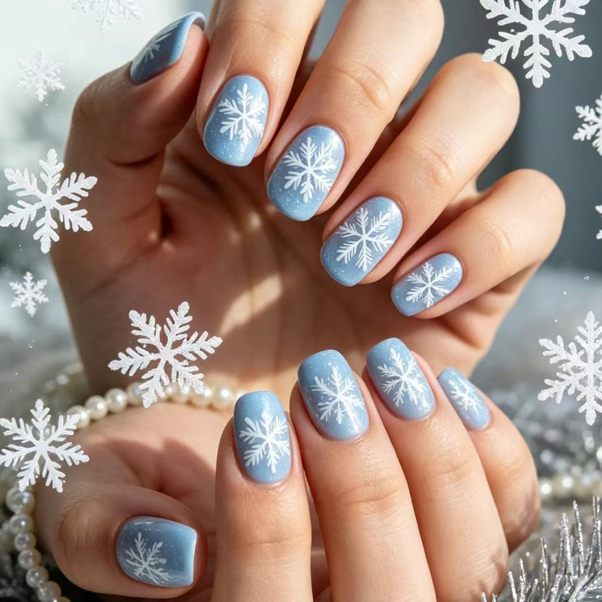 Kunstnägel mit Funkelndem Winterflocken-Design Brehn