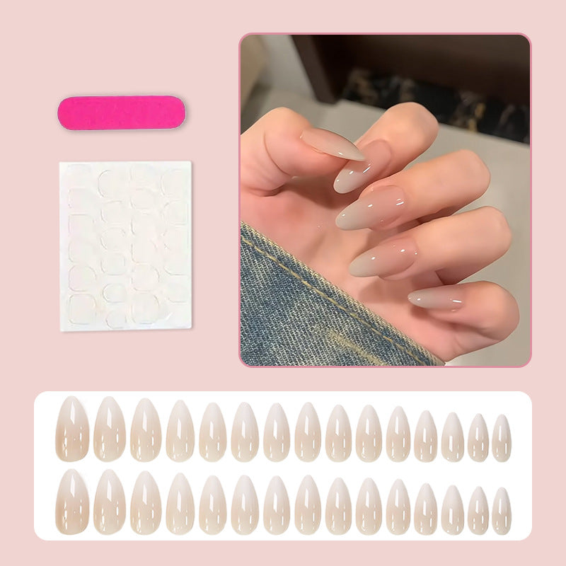 Kunstnagelset im eleganten Stil Brehn