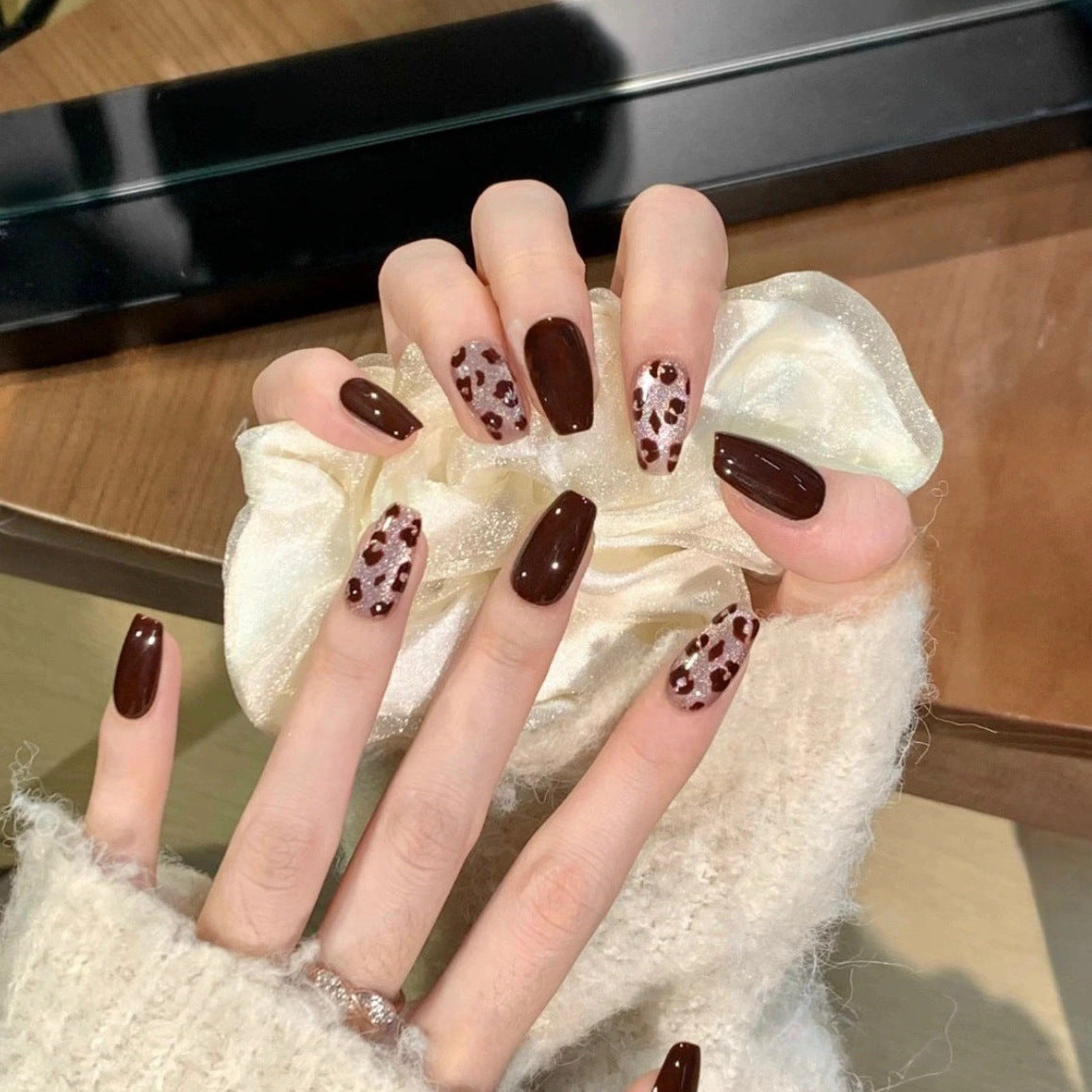 Elegante und Trendige Nagelset Brehn