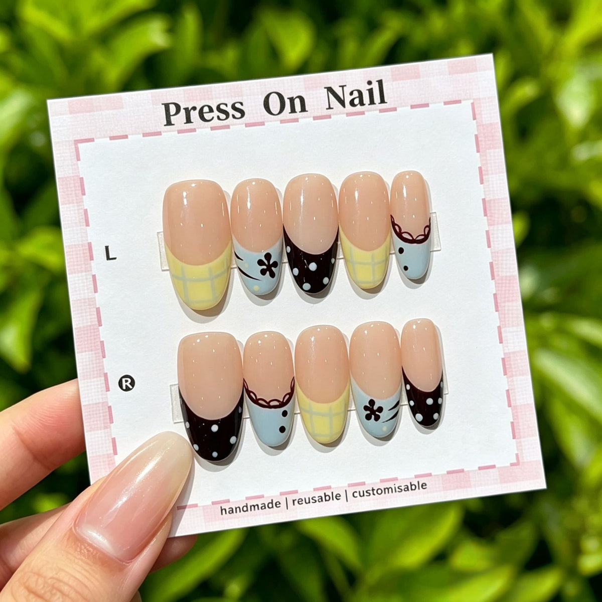 Anpassbare florale Press-On Nagelkollektion