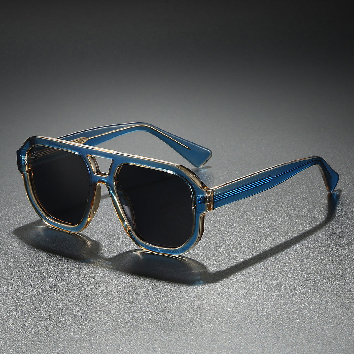 Damen Sonnenbrille im modernen urbanen Design mit breitem Rand Brehn