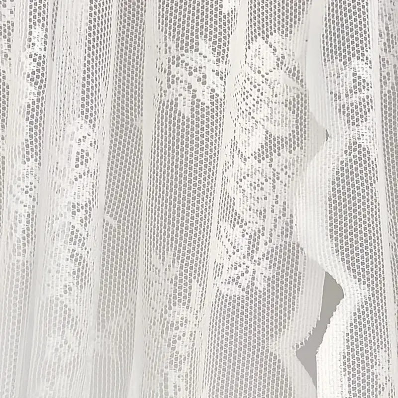 Elegante Spitzenfensterdekoration