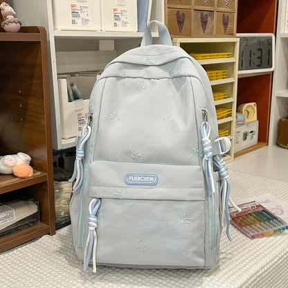 Stylischer Multi-Taschen Rucksack mit pelzigem Schlüsselanhänger Brehn