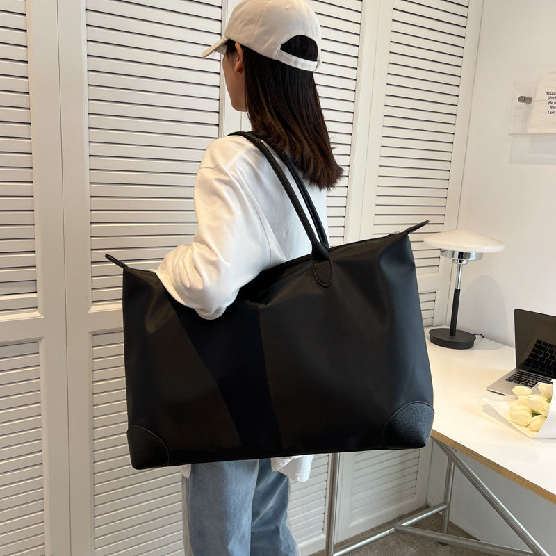 Große Reisetasche mit Strapazierfähigem Material und Mehreren Fächern Brehn