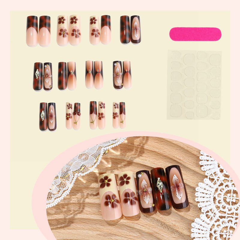 Floral Press-On Nail Set Brehn