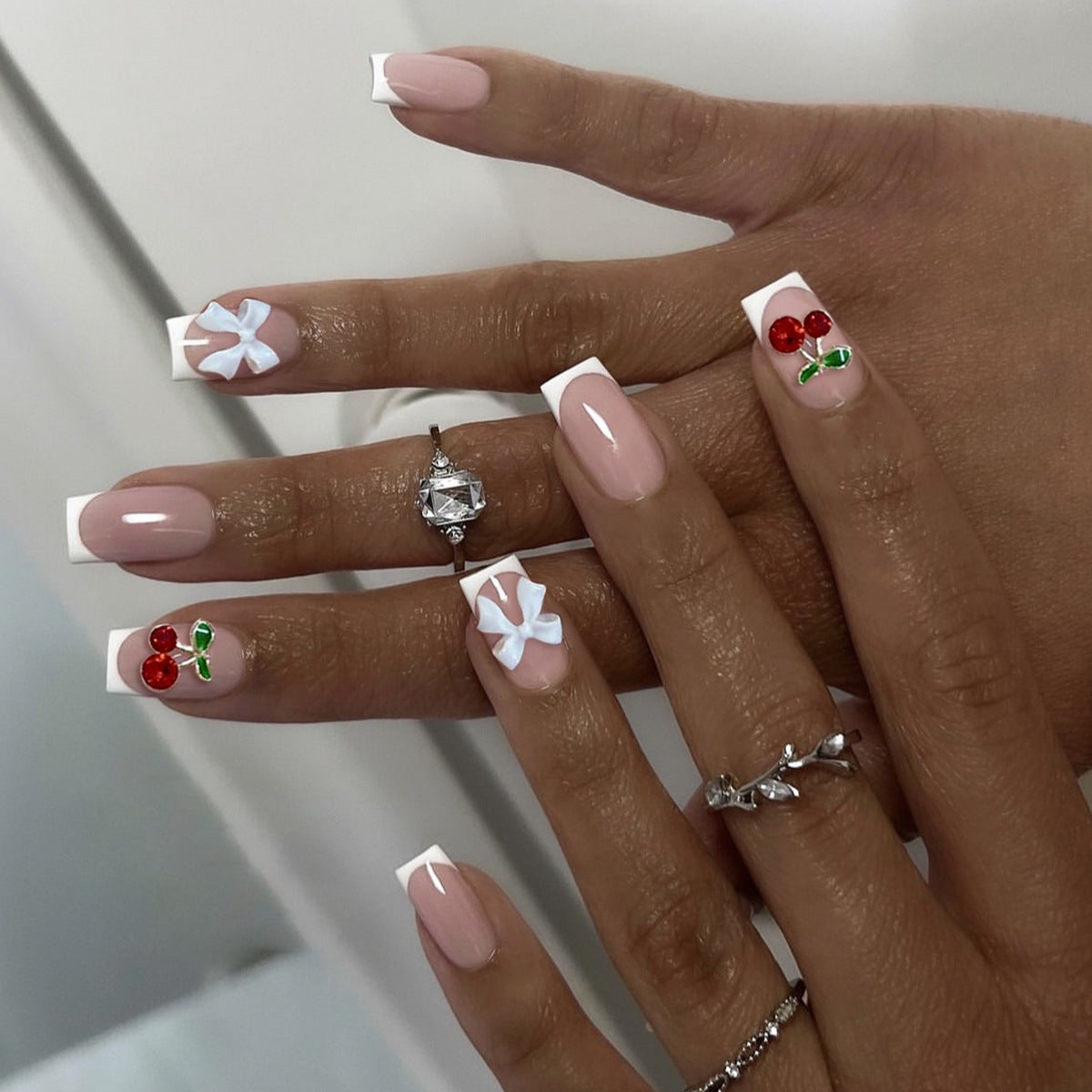 Kreative Französische Spitzen-Nagelkunst Brehn
