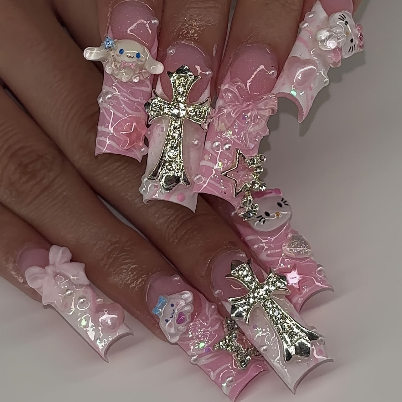 Kunstnagelset mit verspieltem 3D-Design Brehn