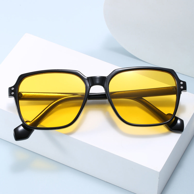 Damen modische quadratische Sonnenbrille mit gelben Gläsern Brehn