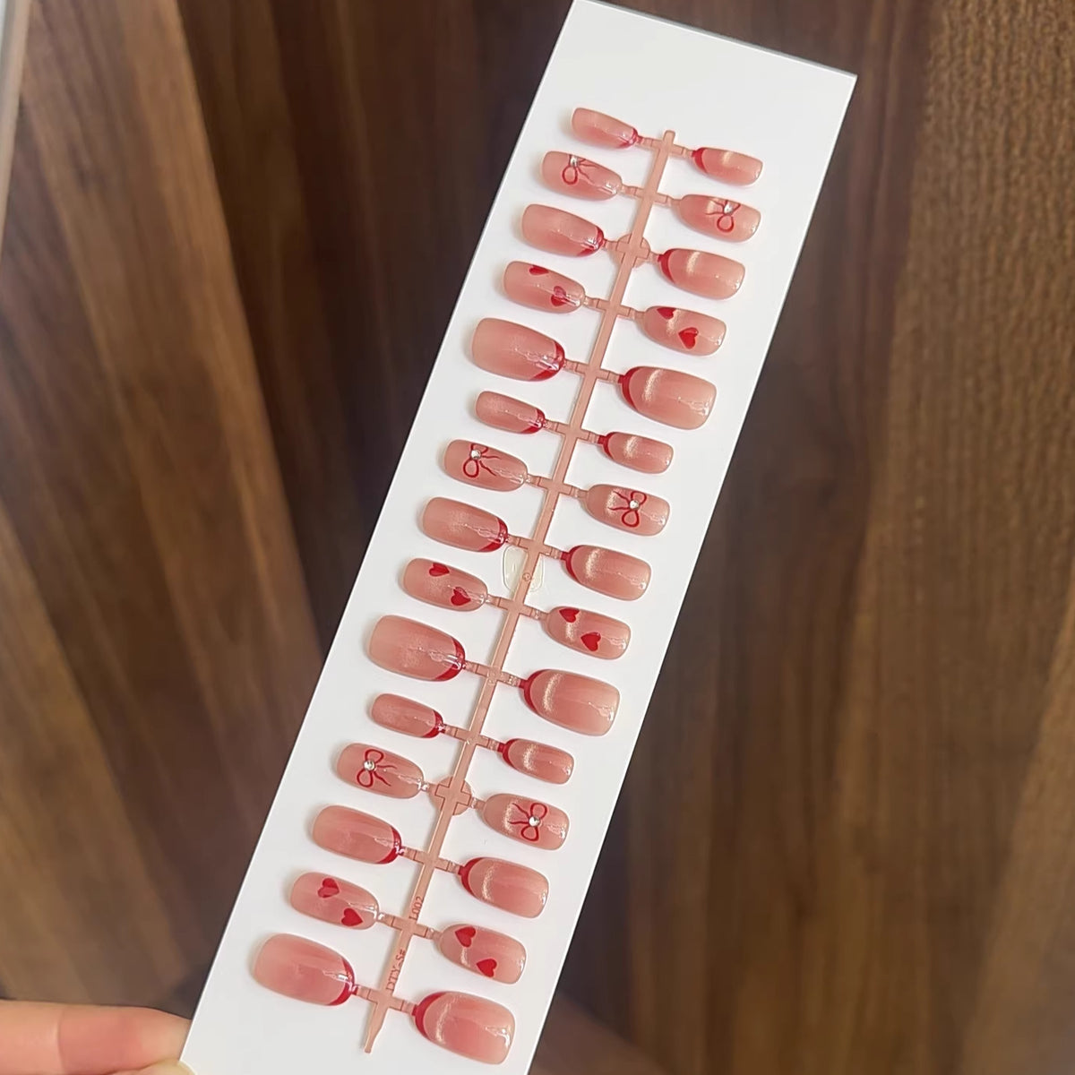 Dekorative Press-On Nagelspitzen Brehn