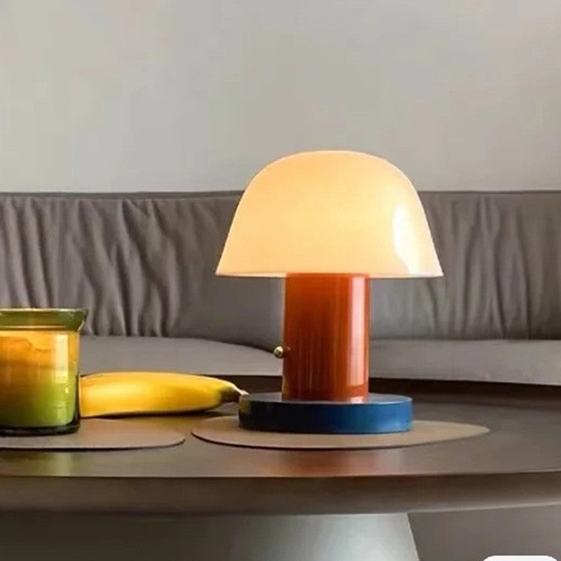 Stilvolle moderne Tischlampe