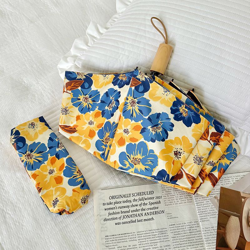 Damen Faltbarer Regenschirm mit detailliertem floralem Design Brehn