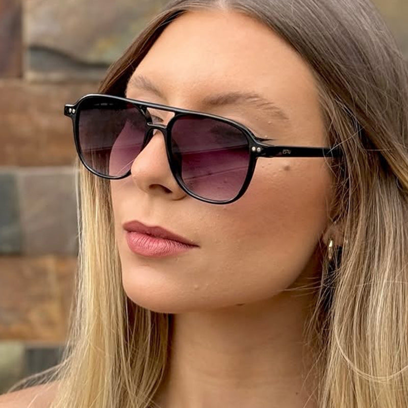 Damen moderne quadratische Sonnenbrille mit robustem Design und UV-Schutz Brehn
