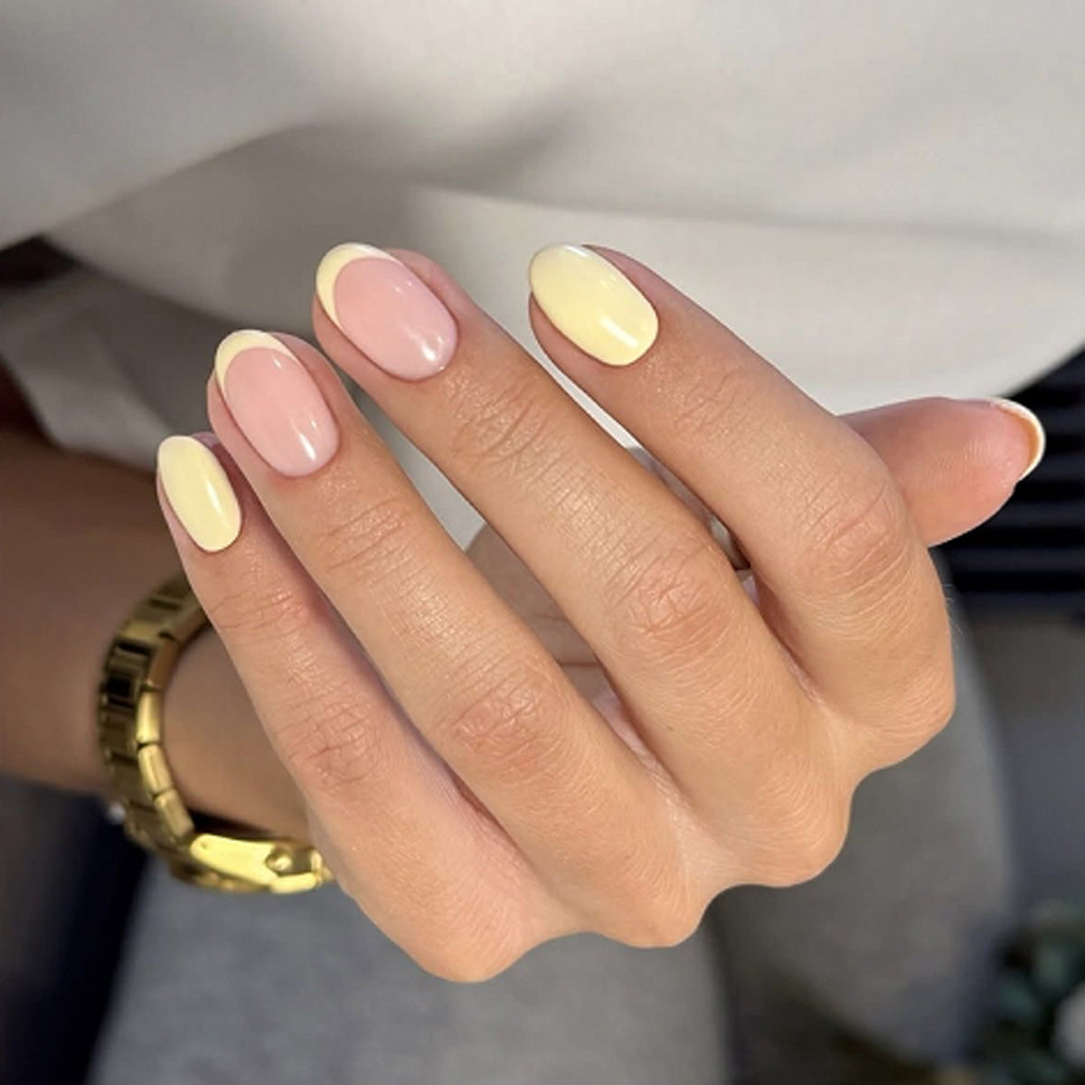 Kunstvolle Nagelkunst mit eleganter French-Spitze Brehn