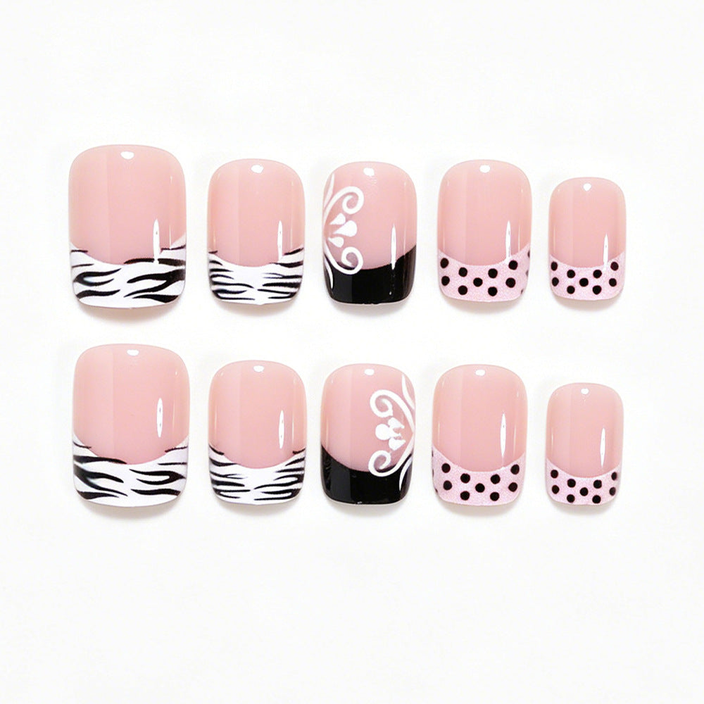 Künstlerische French Tip Nagelkunst Brehn
