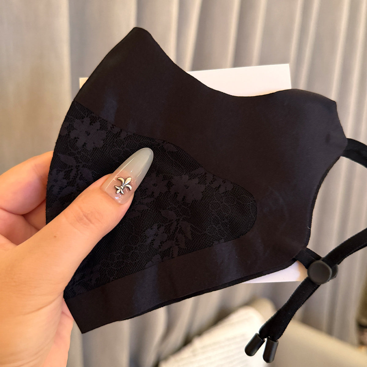 Lace-Panel Atmungsaktive Wiederverwendbare Gesichtsmaske mit Verstellbaren Ohrenschlaufen Brehn