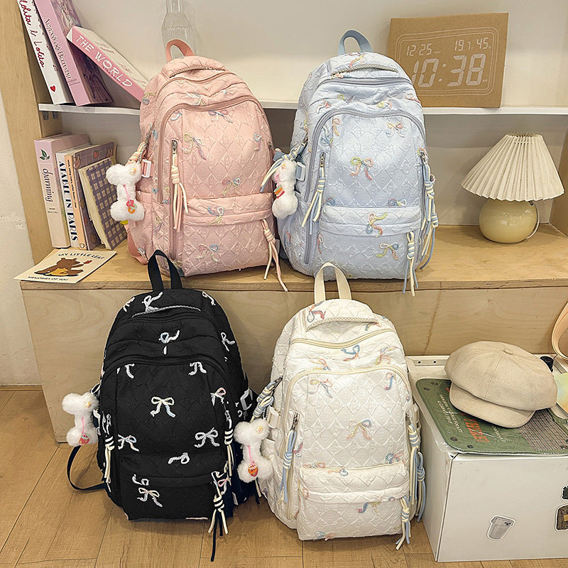Gesteppt gestickter Rucksack mit Schleifenmotiv Brehn