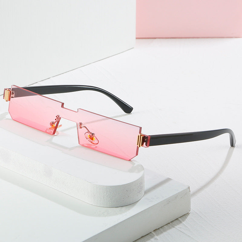 Damen modische geometrische Sonnenbrille mit feinem Rahmen Brehn