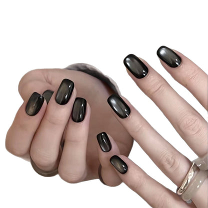 Stylische Press-On Nagelverzierungen Brehn