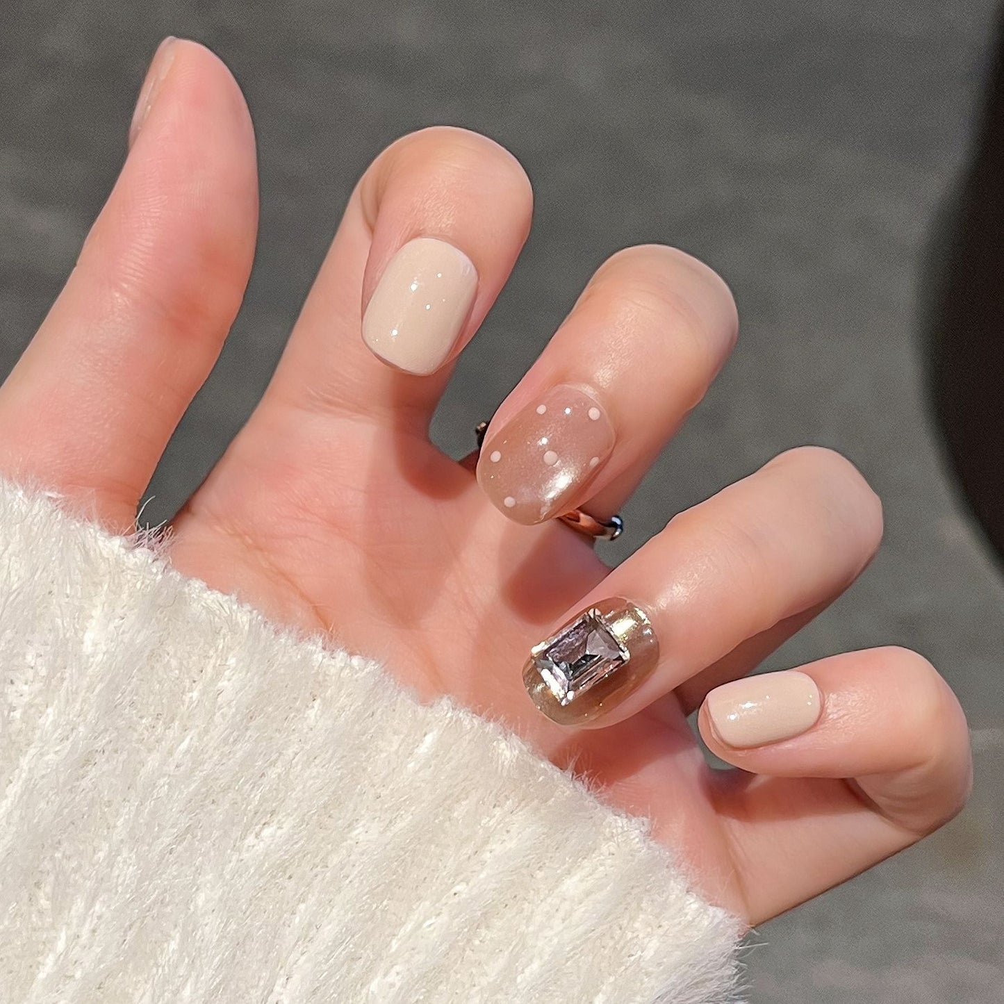 Elegantes Press-On Nagelkunst-Set Brehn