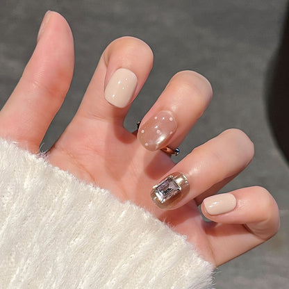 Elegantes Press-On Nagelkunst-Set Brehn