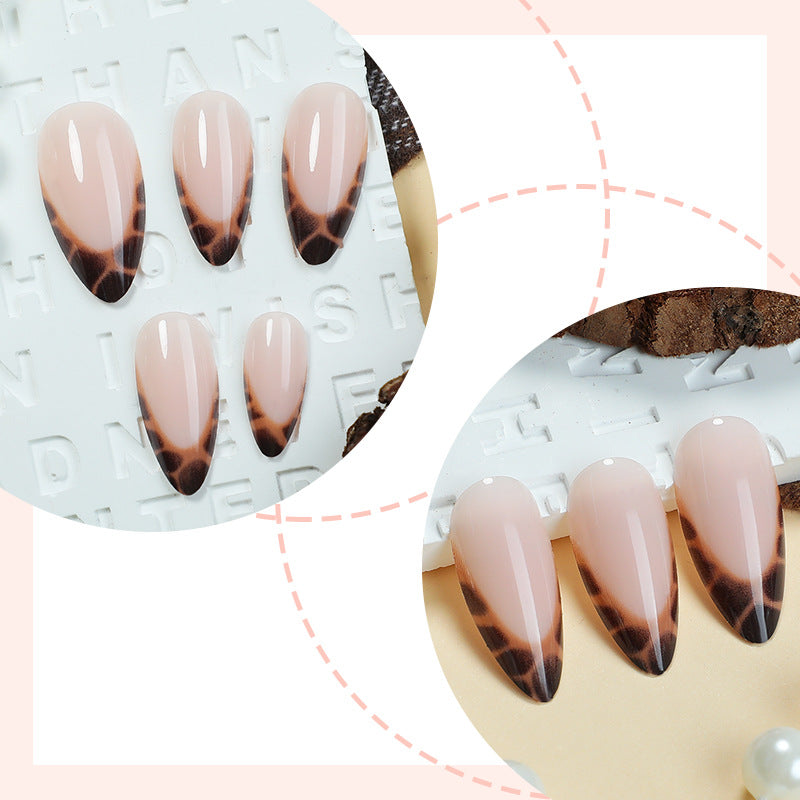Stylisches Acryl French Tip Press-On Nagel Set Brehn